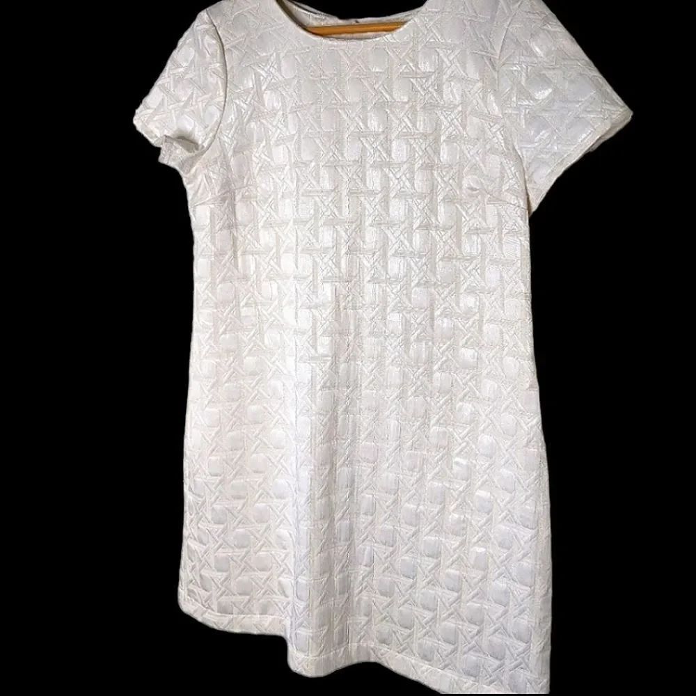 Exhilaration Cream Metallic Textured Short Sleeved Tent Dress size L